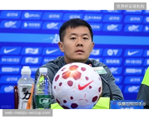 青岛西海岸终于打破连续平局怪圈，球队主动放弃部分控球的战术调整取得成效。